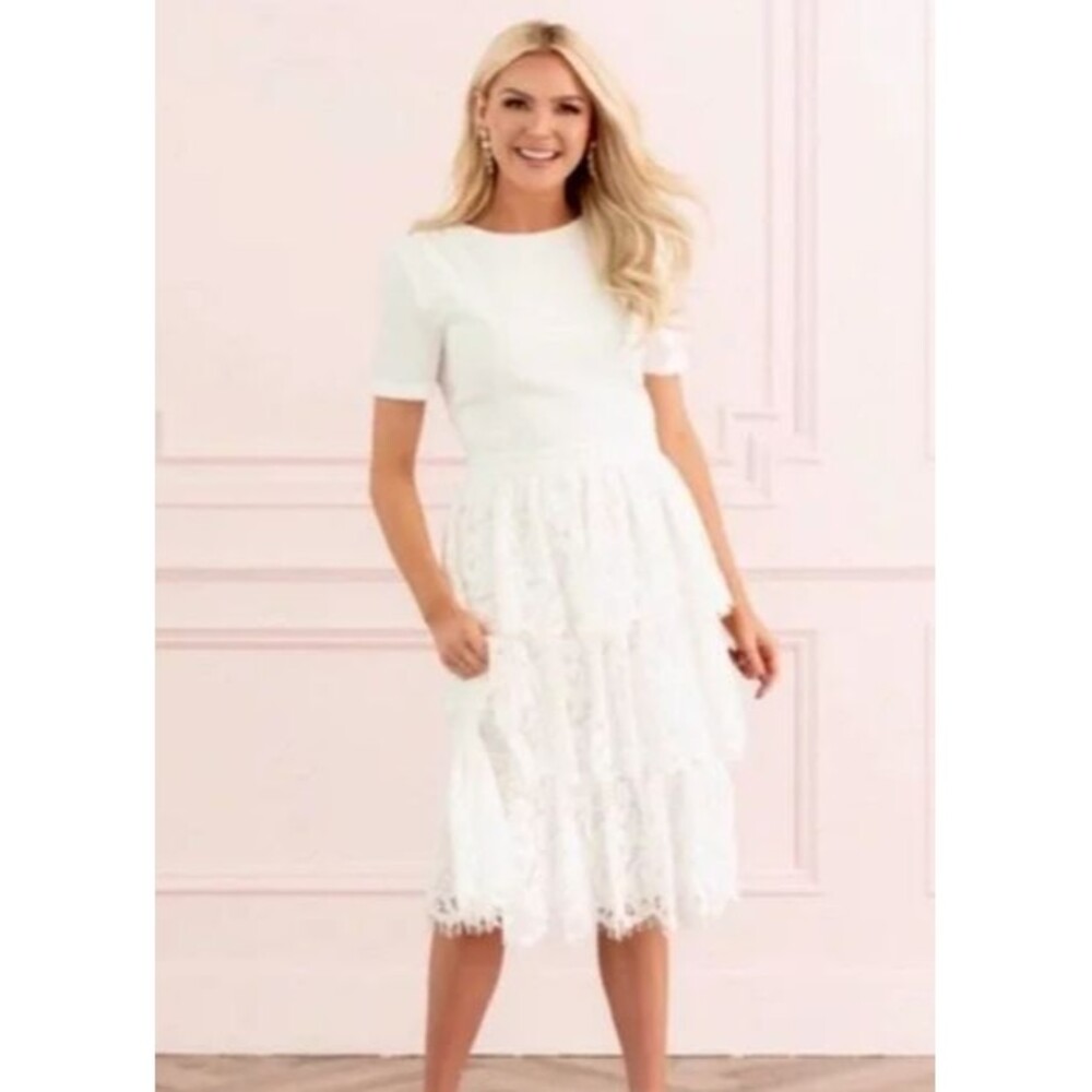 Rachel Parcell Short Sleeve Mixed Tiered Lace Midi Dress in Ivory Cloud Size M